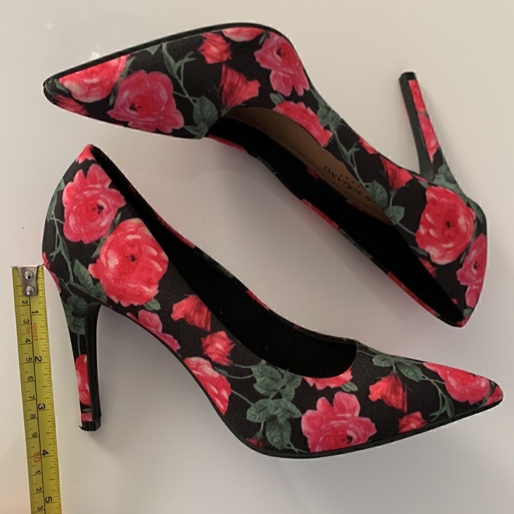 Christian Siriano Floral Shoes. Size 7,5
